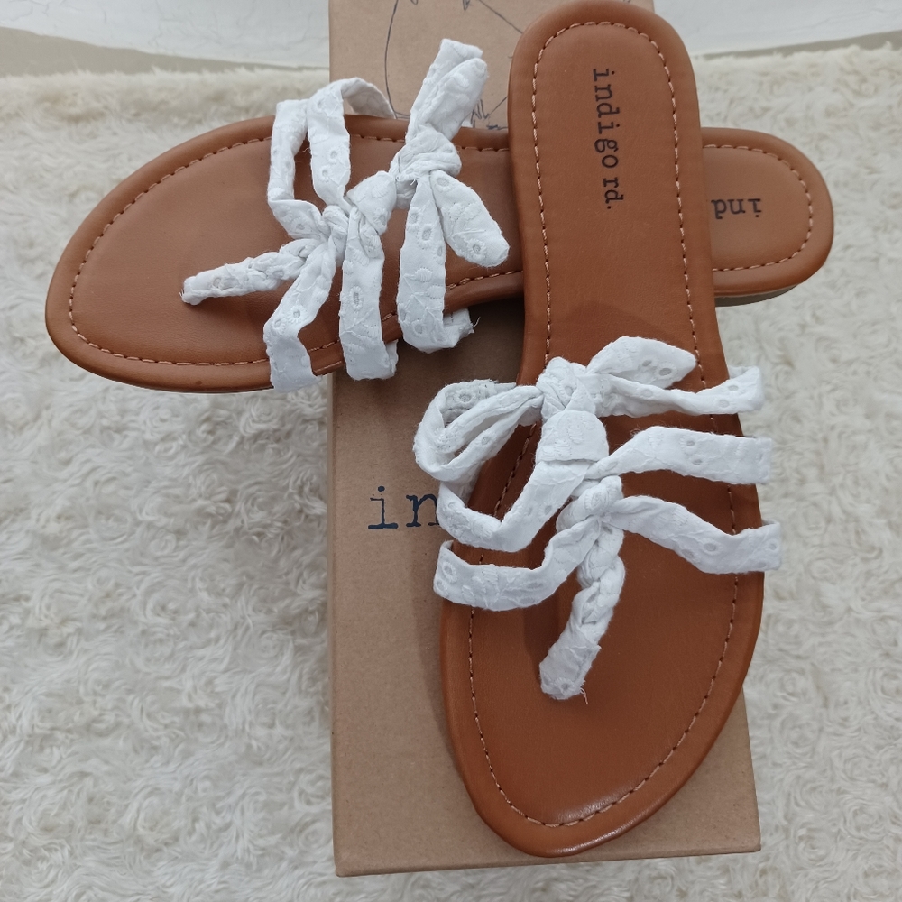 Eyelet Rope Sandals! - Picture 2 of 5